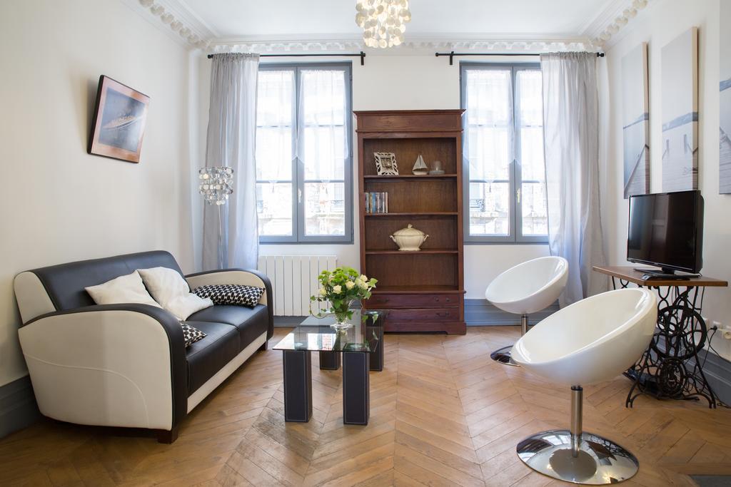 Bourgeois Apartment